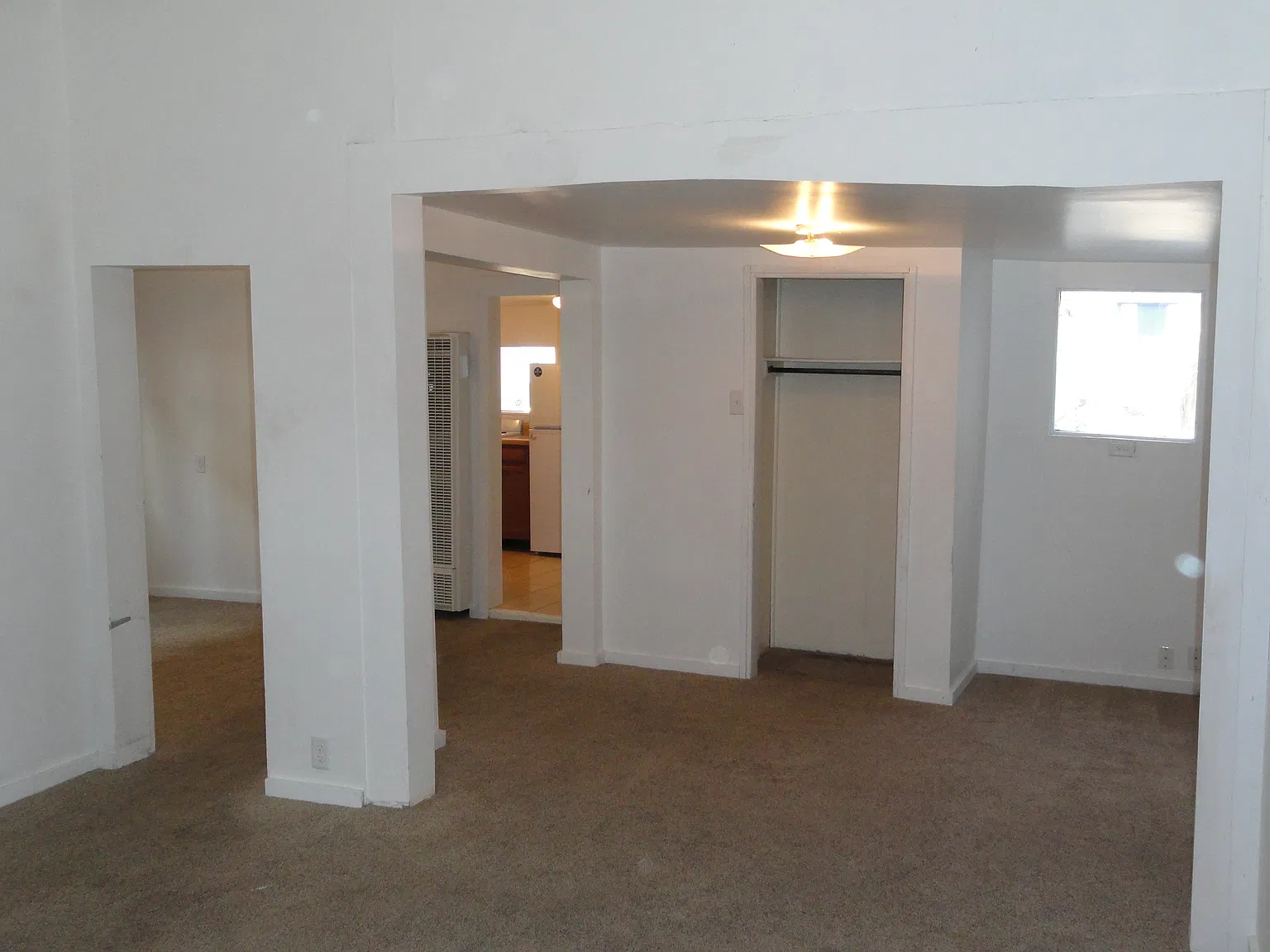 4 bed, 1500 sqft, $2,395 — Photo 3