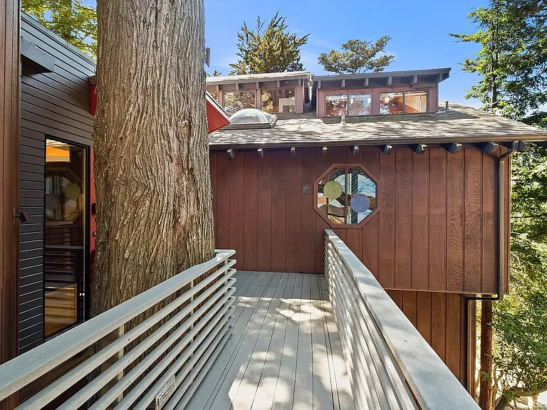 7068 Sayre Dr — Photo 38