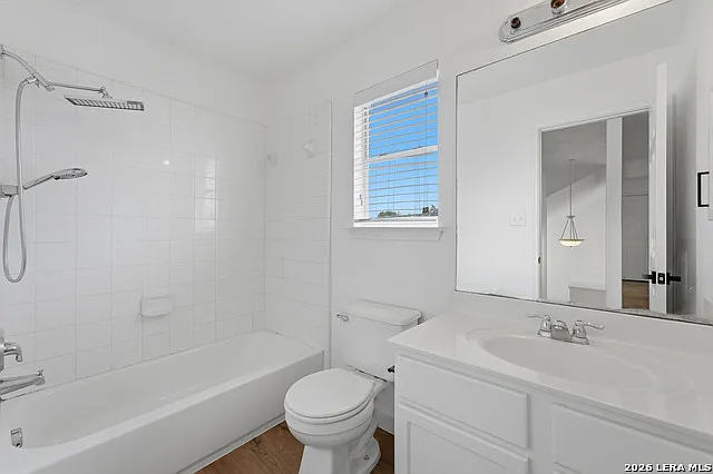 2429 Angelina Dr — Photo 27