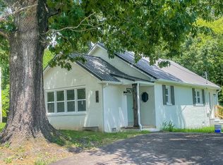 136 Post Oak Ave, Camden, TN 38320