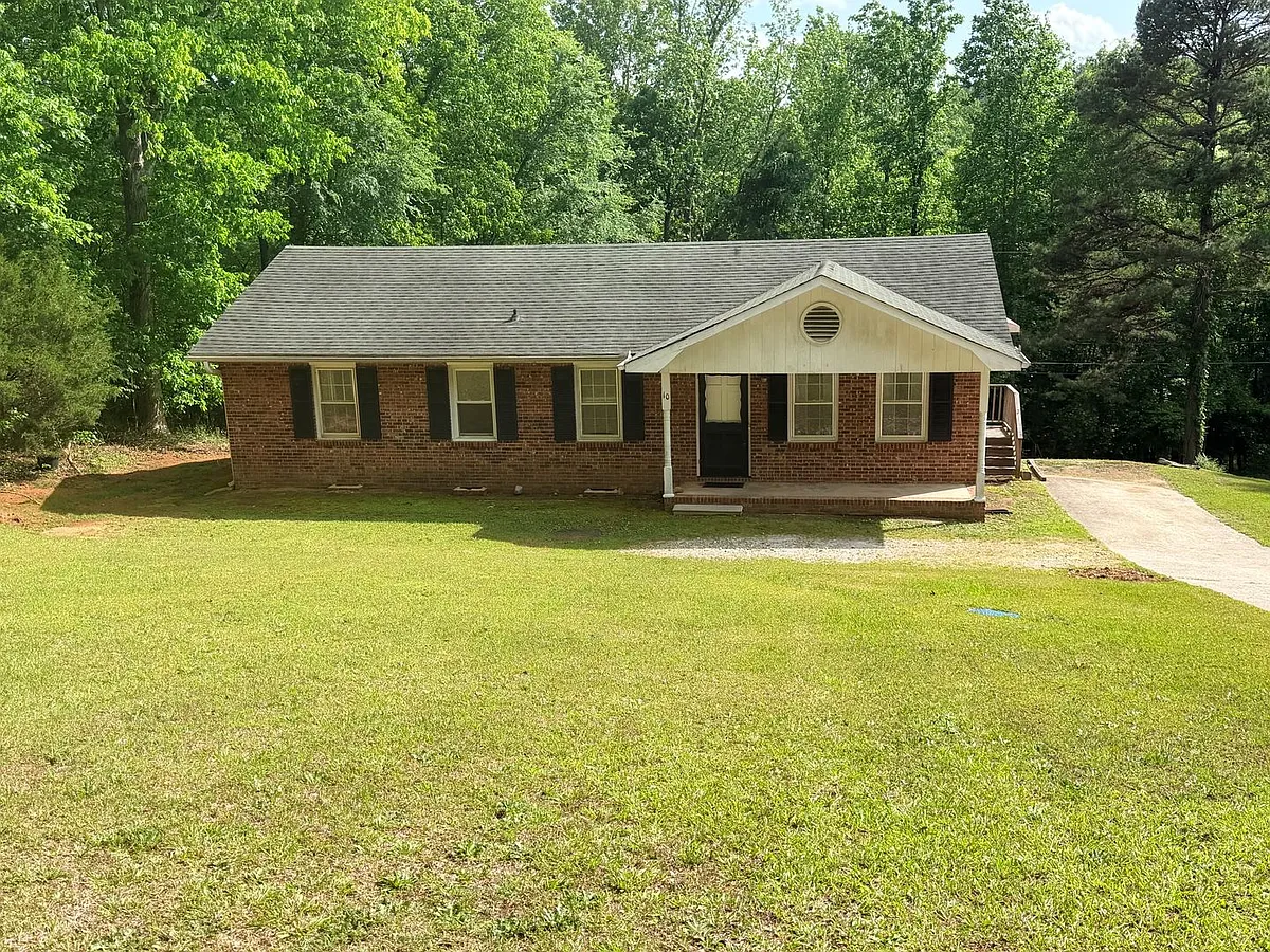 Building Photo - 10 Dogwood Ln