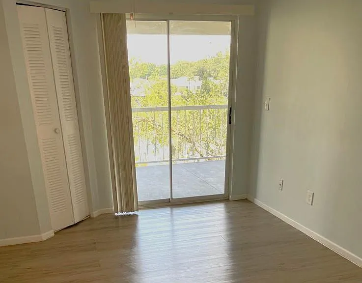 2561 Grassy Point Dr #307 — Photo 4
