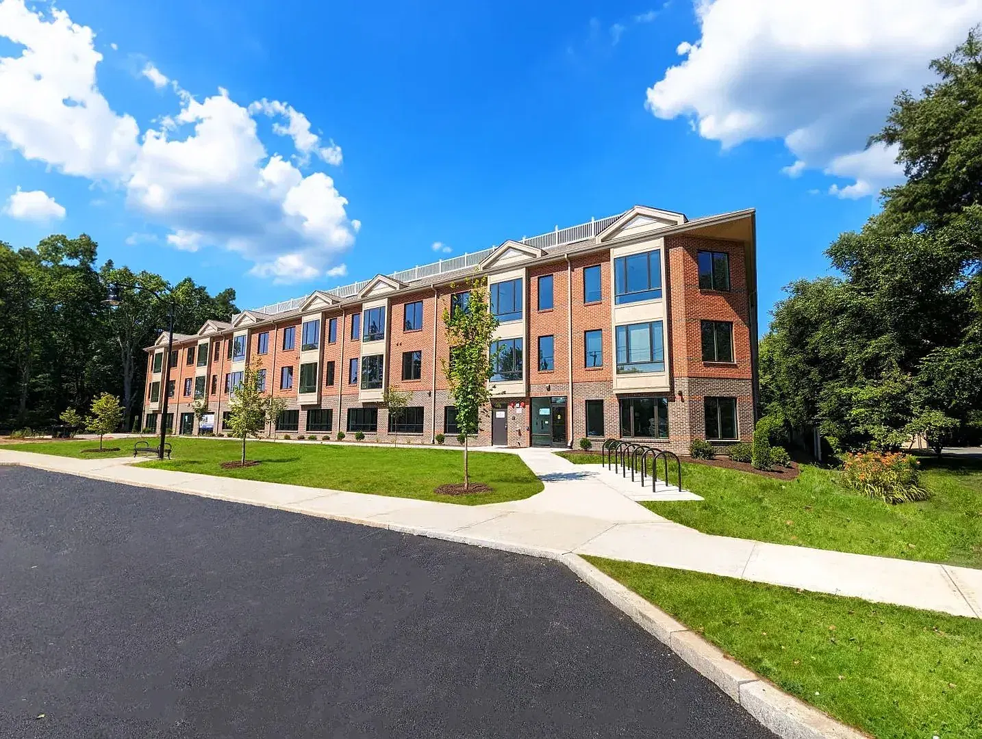 133 South East Commons — Photo 1