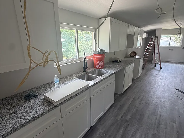700 E Texas St #1 — Photo 9