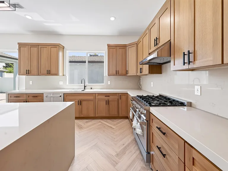 8018 Shadyglade Ave — Photo 19