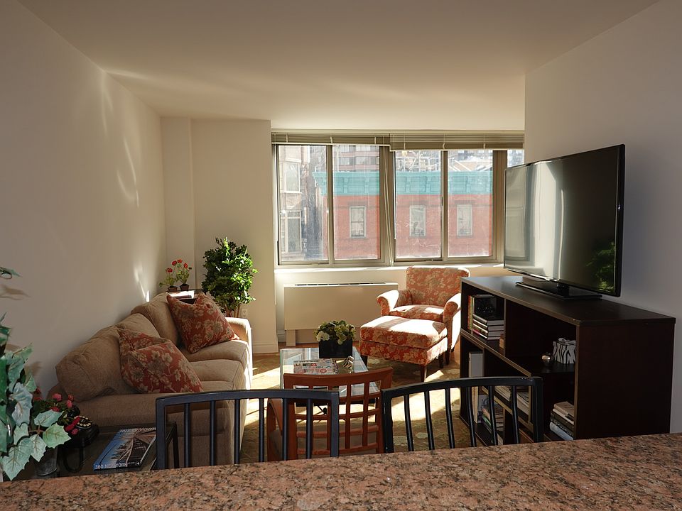 1st image of 1500 Lexington Ave APT 11F