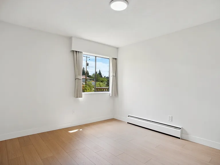 549 Dansey Ave #121 — Photo 10