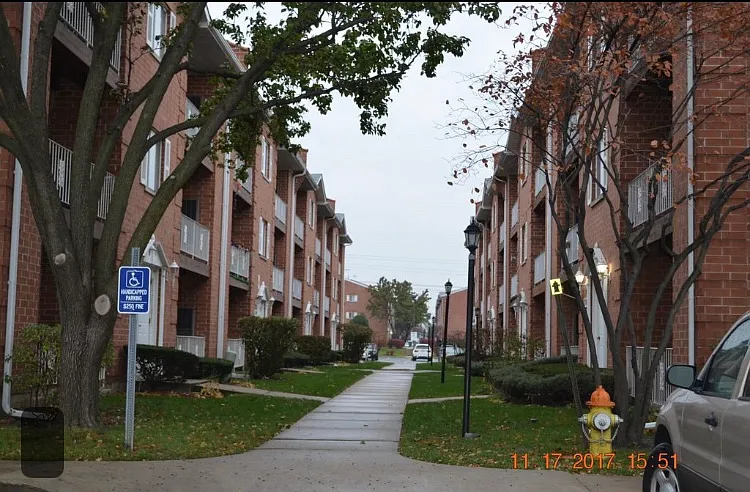 2 bed, 950 sqft, $1,650 — Photo 1
