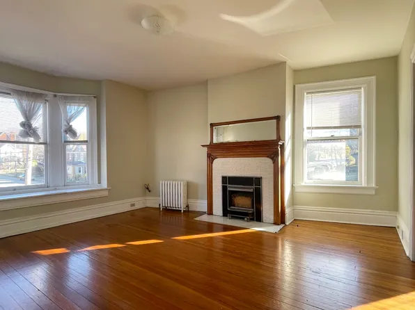 503 Center St APT 3, Pittsburgh, PA 15221