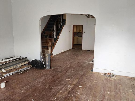 5th image of 582-586 Shawnee St