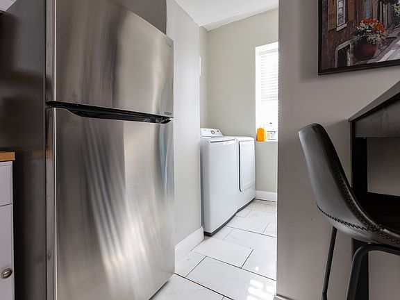 5th image of 4424 Manchester Ave #1