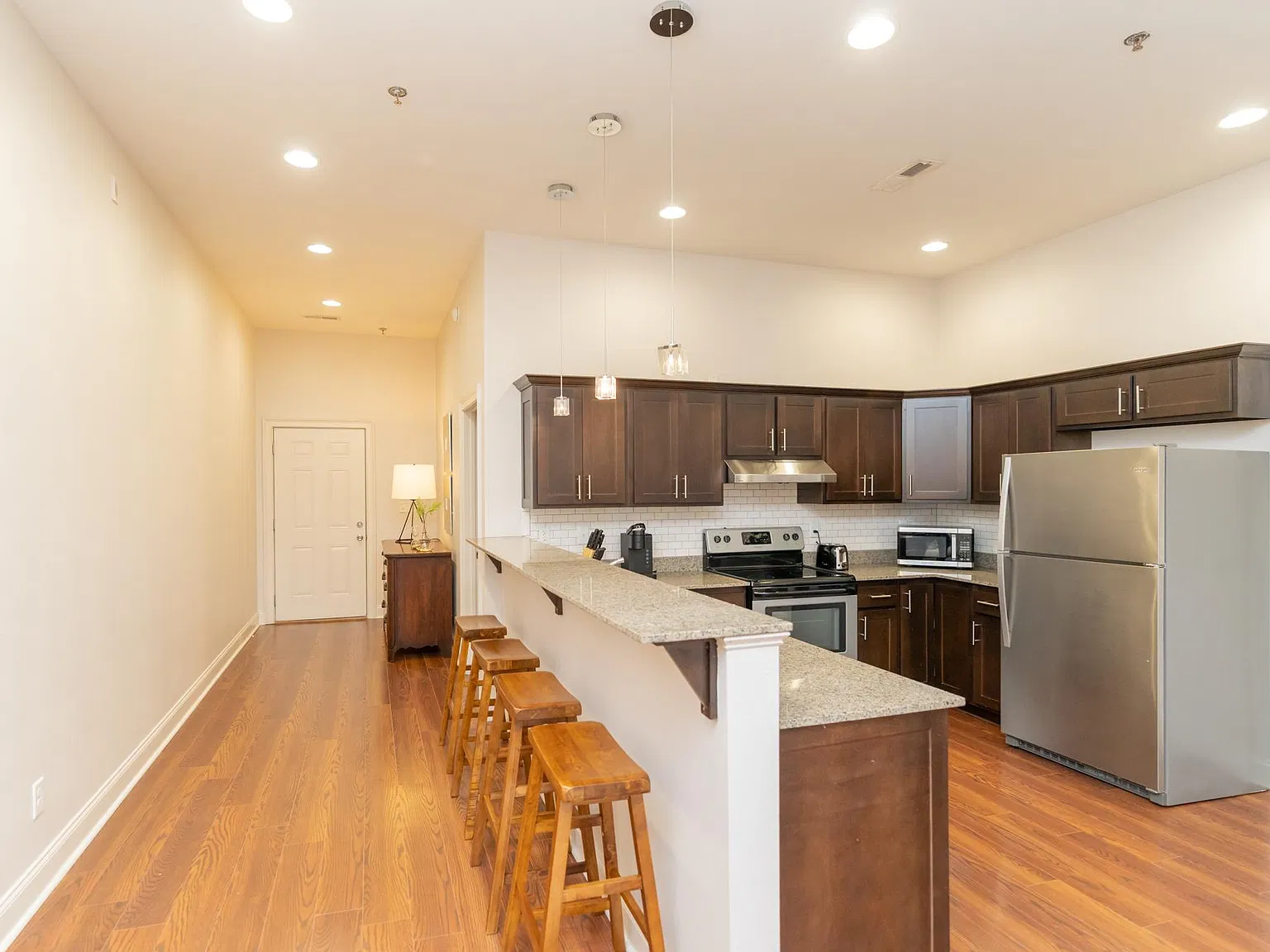 2 bed, 1600 sqft, $2,600 — Photo 3