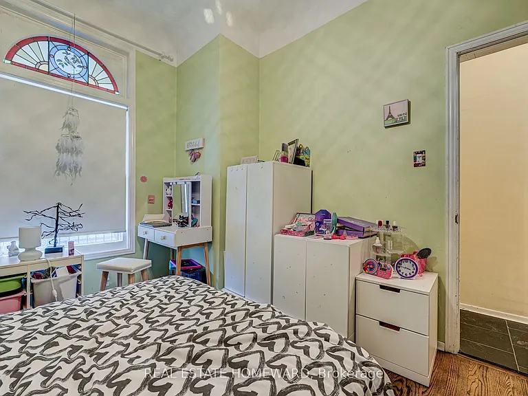 66 Mackenzie Cres #MAIN FL — Photo 24