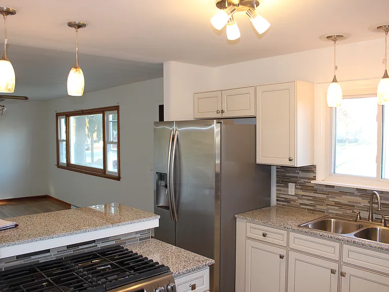 772 Southport St — Photo 5