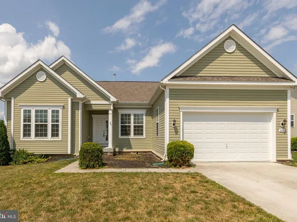 209 Bridgewater Dr, Stephens City, VA 22655