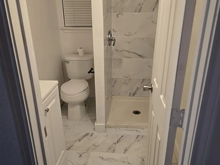 316 Bush Dr #B — Photo 4
