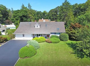 21 Whitson Rd, Huntington Station, NY 11746