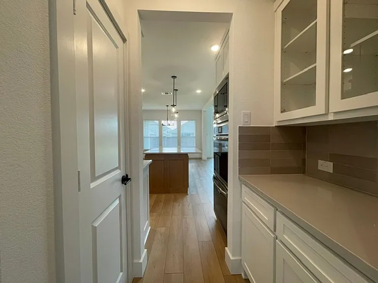 3714 Milwaukee Ave — Photo 6