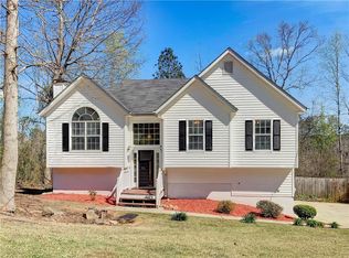 155 Rainbow Ln, Hiram, GA 30141