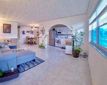 160 NE 203rd Ter APT 22, Miami Gardens, FL, 33179