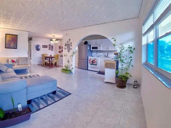 160 NE 203rd Ter APT 22, Miami Gardens, FL 33179