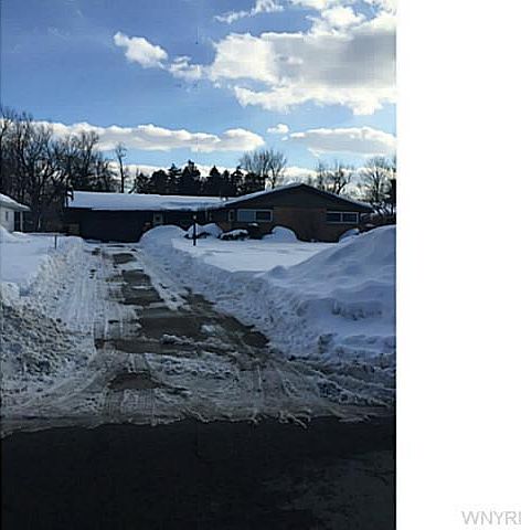 1st image of 90 Brookedge Dr