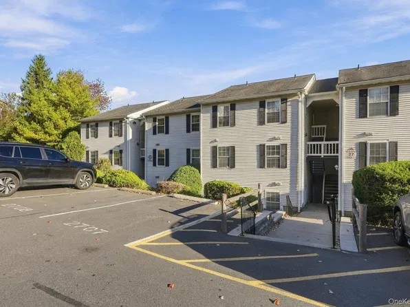 27 Lexington Hill #11, Harriman, NY 10926