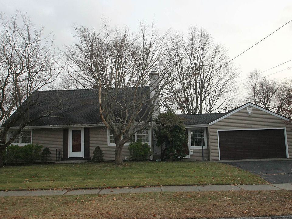 Charming Cape Cod in Bunnell area