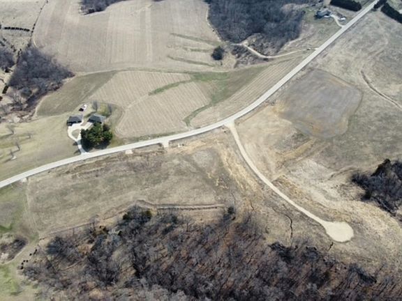 3rd image of 26842 Sieverding Ridge Rd