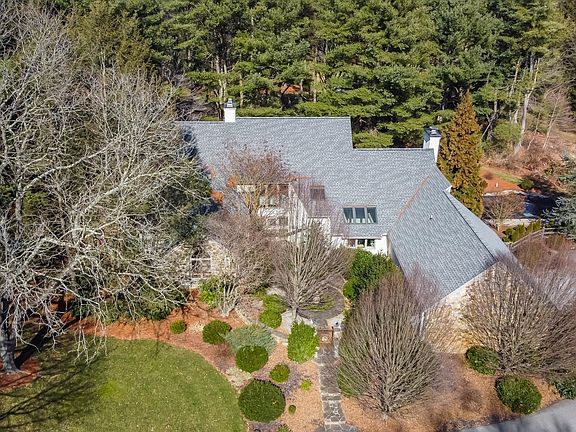5th image of 708 Haldane Dr