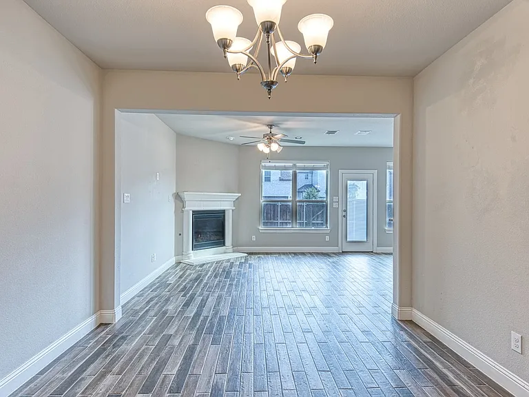 3009 Galveston St — Photo 16