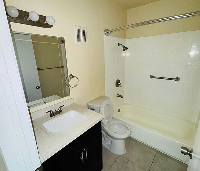 4201 51st St #22 — Photo 6
