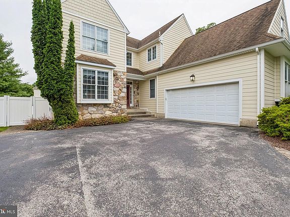 5th image of 305 Langford Rd