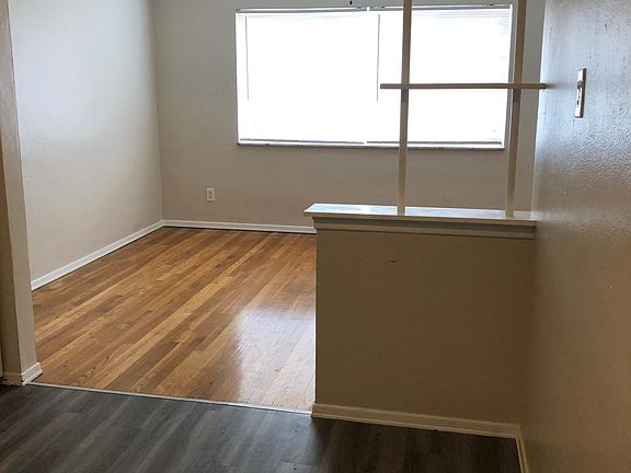 5th image of 3277 Jamieson Ave APT D