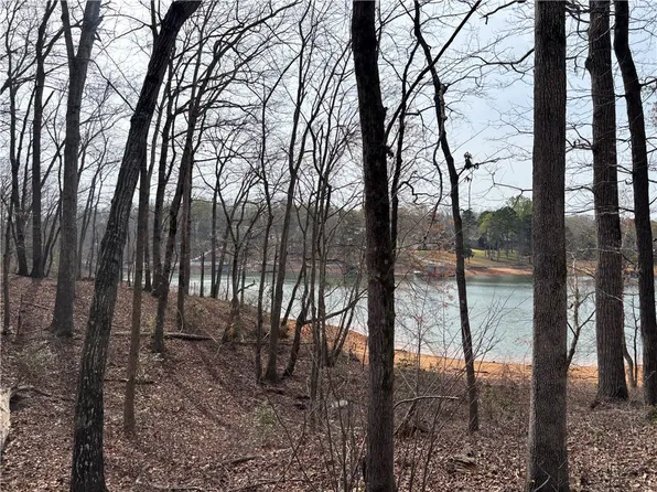 133 Falling Leaf Dr, Townville, SC 29689