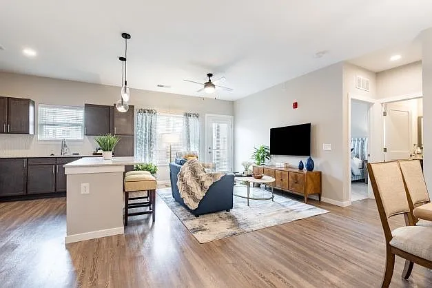 Outlook Hamilton - 55+ Active Adult Apartment Homes — Photo 10