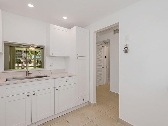 3rd image of 1000 NE 12TH Avenue #104