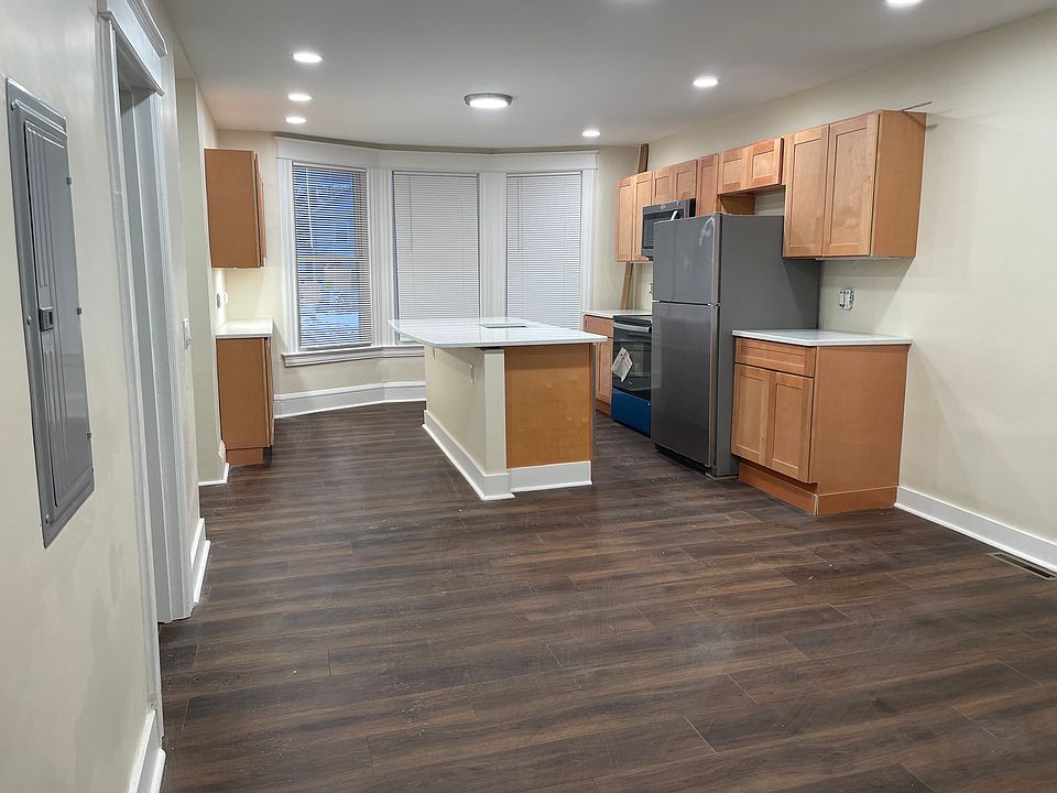 1st image of 59 S Pine Ave #1