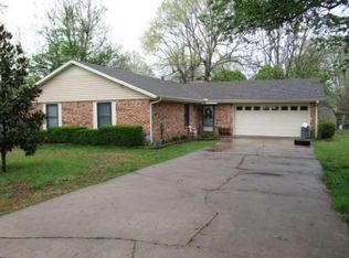 301 Wright Ave, Springdale, AR 72764