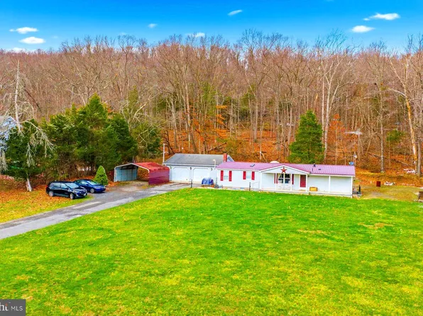 14622 Hollow Rd, Hancock, MD 21750