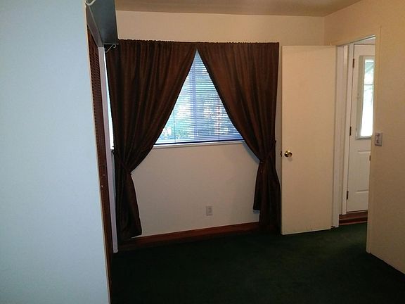 2nd image of 9307 168th Pl NE