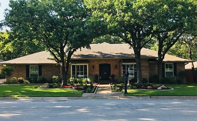 1st image of 417 Washington Dr