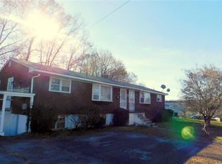 8 Walker St, Lincoln, RI 02865
