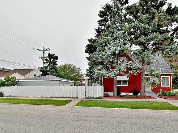3rd image of 6958 W Montrose Ave