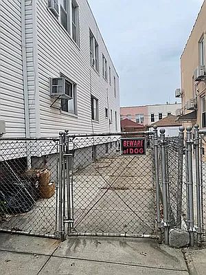 2nd image of 1945 W 12th St