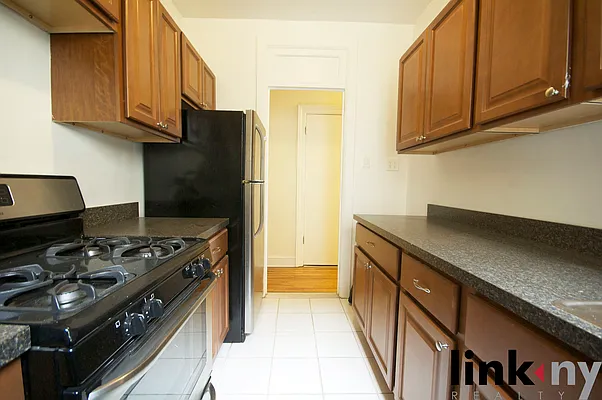 Rented by Link NY Realty | media 21