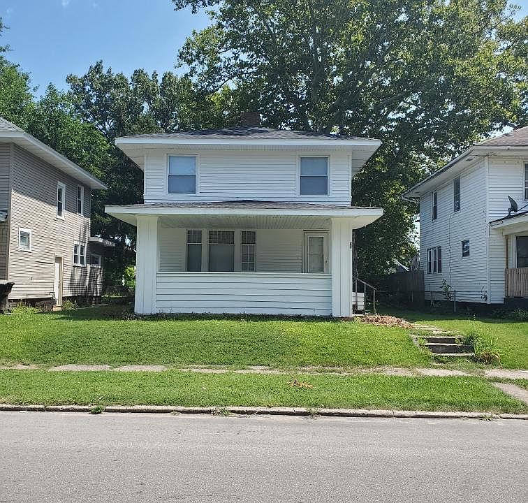 1st image of 914 College St