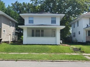 914 College St, South Bend, IN 46628