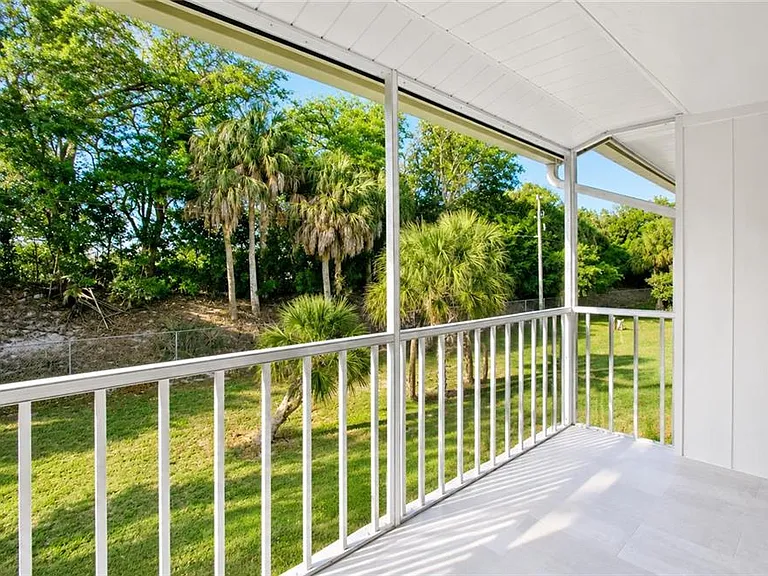 2360 Naples Trace Cir #6 — Photo 12