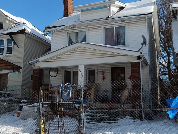 3rd image of 9022 N Clarendon St